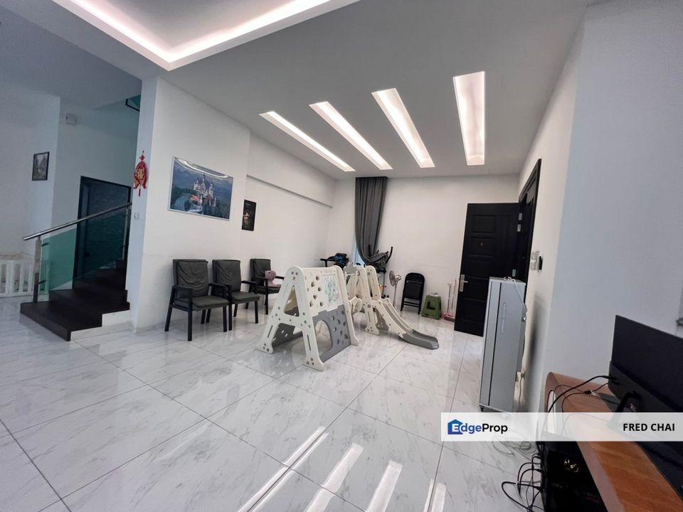 Bluwater Estate Seri Kembangan 3 Storey Bungalow For Sale, Selangor, Seri Kembangan