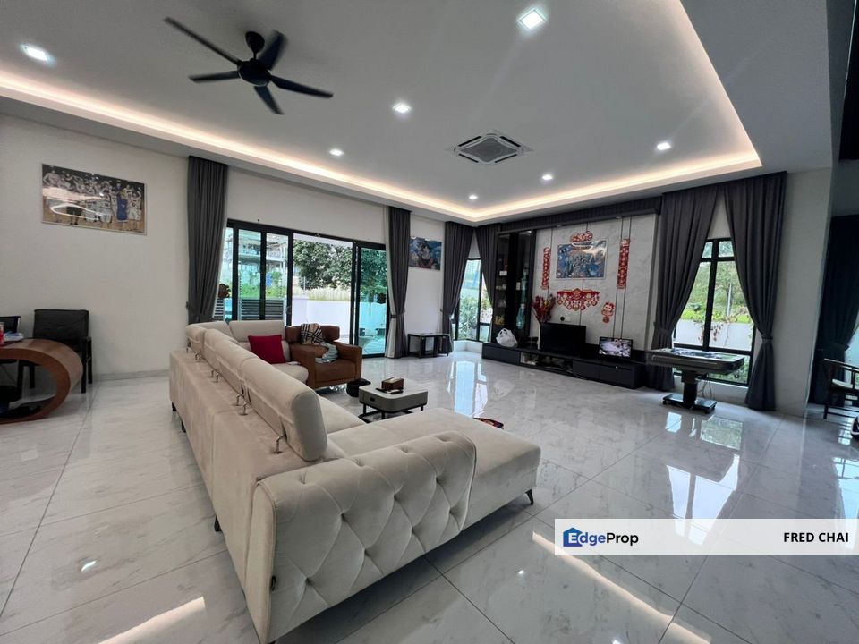 Bluwater Estate Seri Kembangan 3 Storey Bungalow For Sale, Selangor, Seri Kembangan