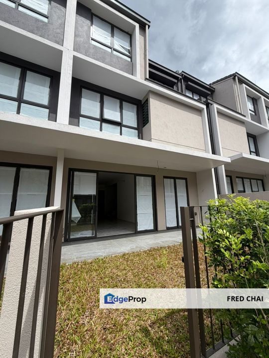 C H E A P 3 sty Garden Terrace Home at Hayat Villa Bukit Serdang, Selangor, Seri Kembangan