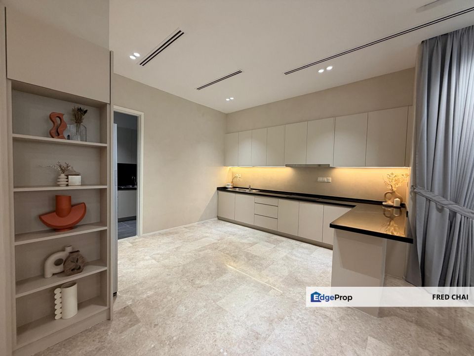 C H E A P 4 Storey Town Villa at KH Villa, Sri Hartamas, Kuala Lumpur, Sri Hartamas 