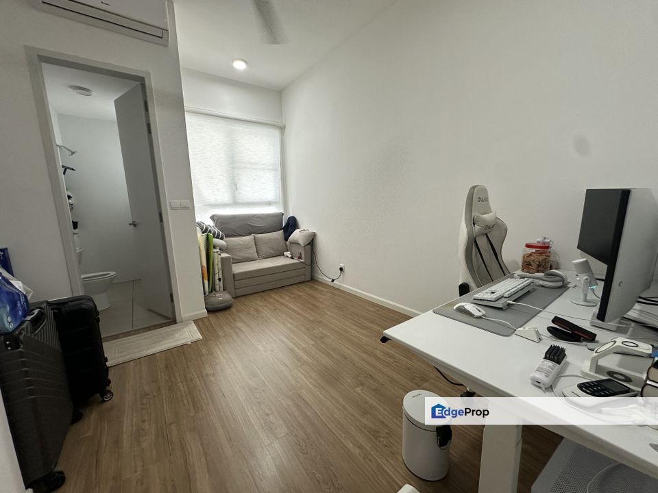 CHEAP 2 storey Emerald Hills Superlink terrace house with renovation, Kuala Lumpur, Cheras