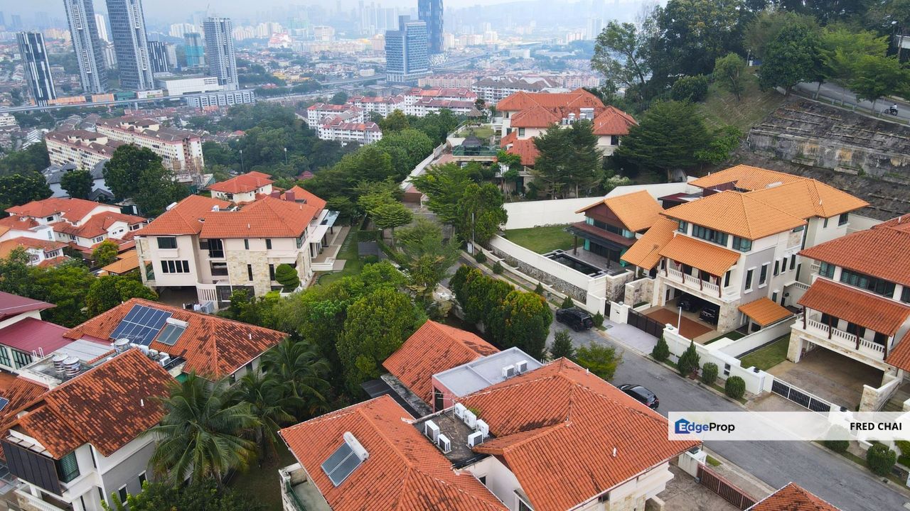 CHEAP  Bukit Segar 2.5 sty semi-D at Cheras with renovation gated & guarded , Kuala Lumpur, Cheras