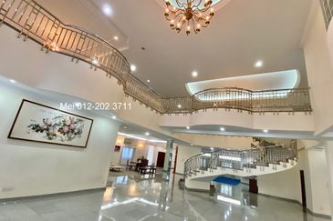 Bukit Pantai (Pantai Hill)