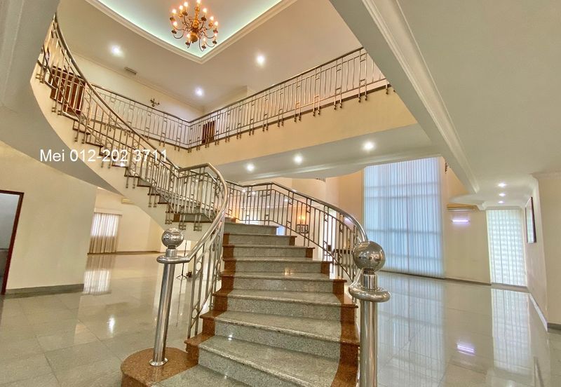 Bukit Pantai (Pantai Hill)