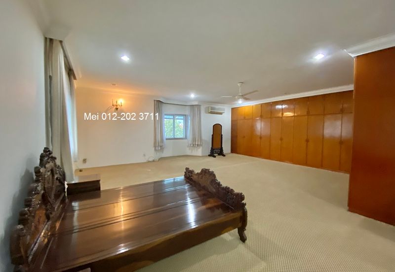 Bukit Pantai (Pantai Hill)