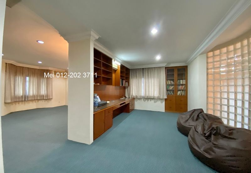 Bukit Pantai (Pantai Hill)