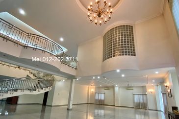 Bukit Pantai (Pantai Hill)