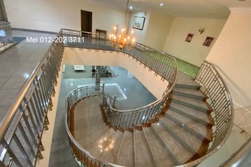 Bukit Pantai (Pantai Hill)