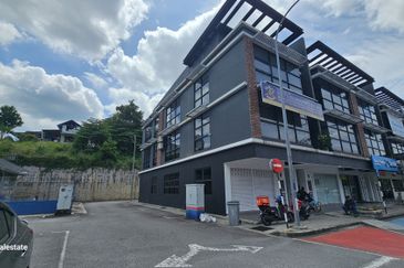 Pusat Komersial Rasah Prima