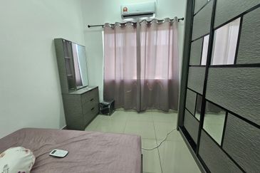 Nova and Aurora Bandar Springhill