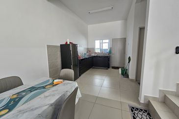 Nova and Aurora Bandar Springhill