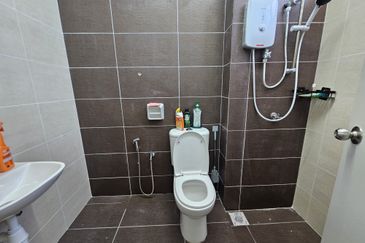 Nova and Aurora Bandar Springhill