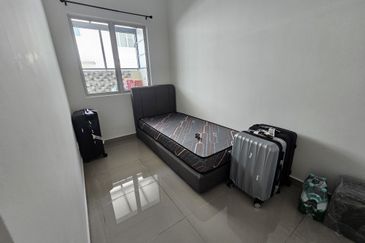 Nova and Aurora Bandar Springhill