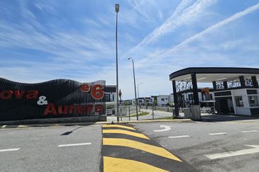 Nova and Aurora Bandar Springhill