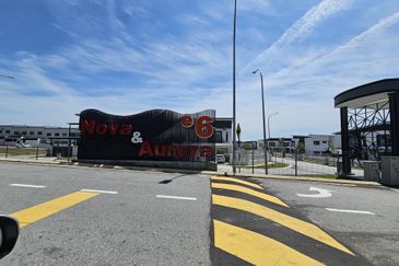 Nova and Aurora Bandar Springhill