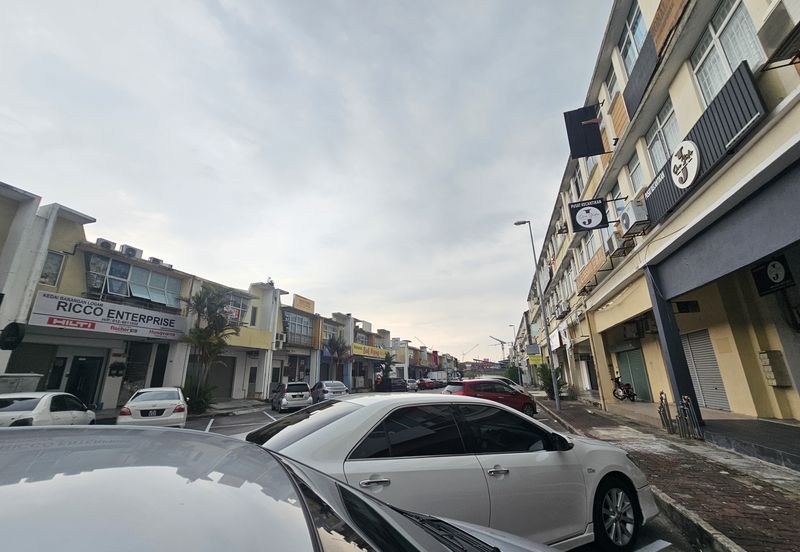 Oakland Commercial Centre