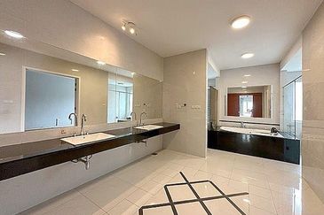 Rafflesia @ The Hill