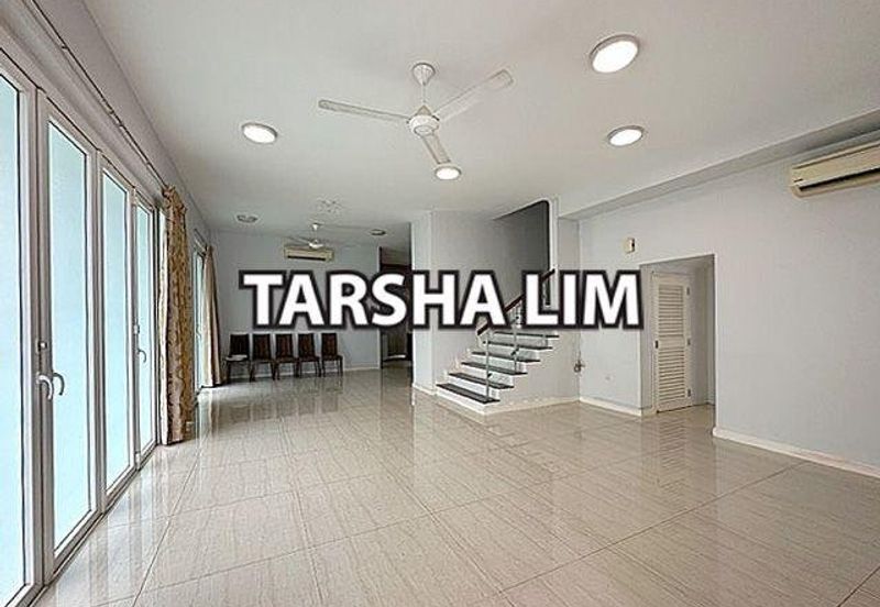 Rafflesia @ The Hill