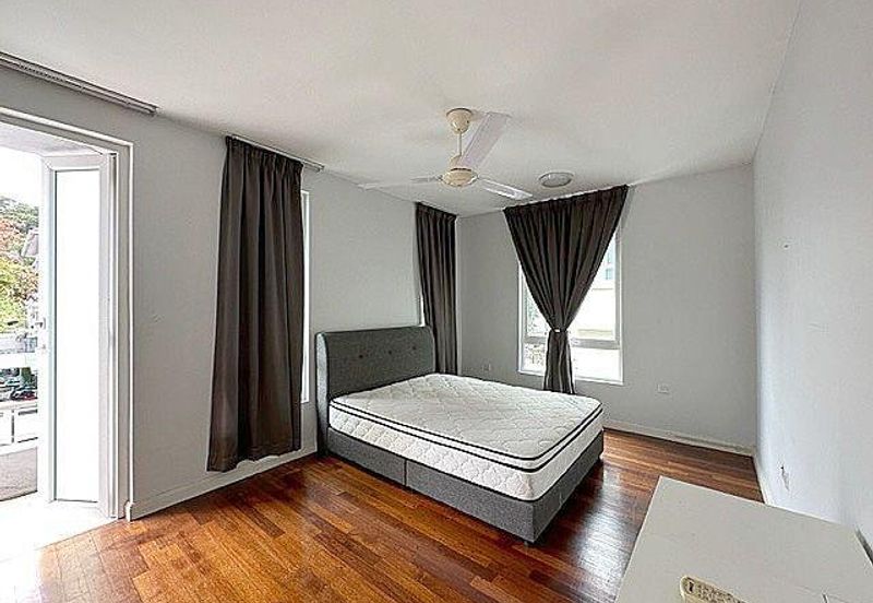 Rafflesia @ The Hill