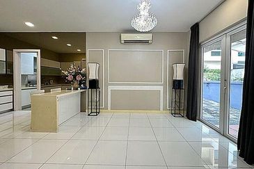 Rafflesia @ The Hill