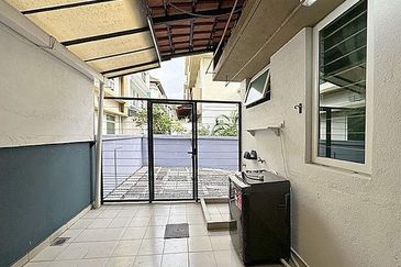 Rafflesia @ The Hill