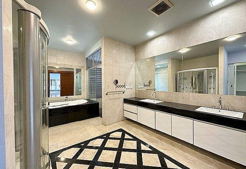 Rafflesia @ The Hill