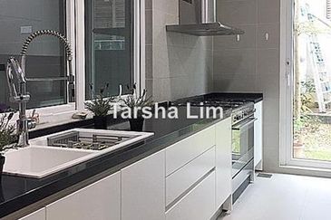 Rafflesia @ The Hill