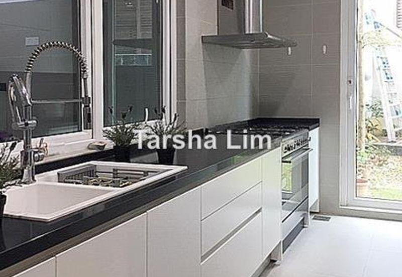 Rafflesia @ The Hill