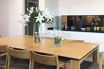 Rafflesia @ The Hill