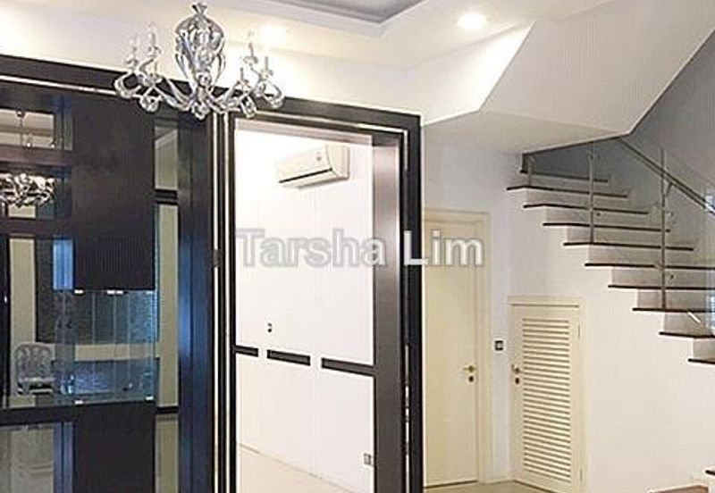 Rafflesia @ The Hill