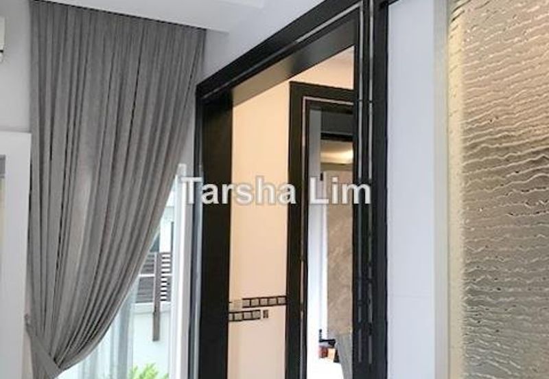 Rafflesia @ The Hill