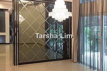 Rafflesia @ The Hill