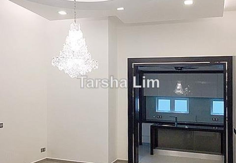 Rafflesia @ The Hill