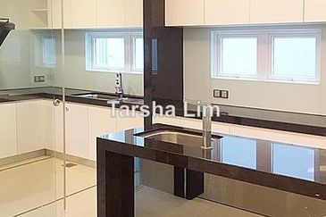 Rafflesia @ The Hill