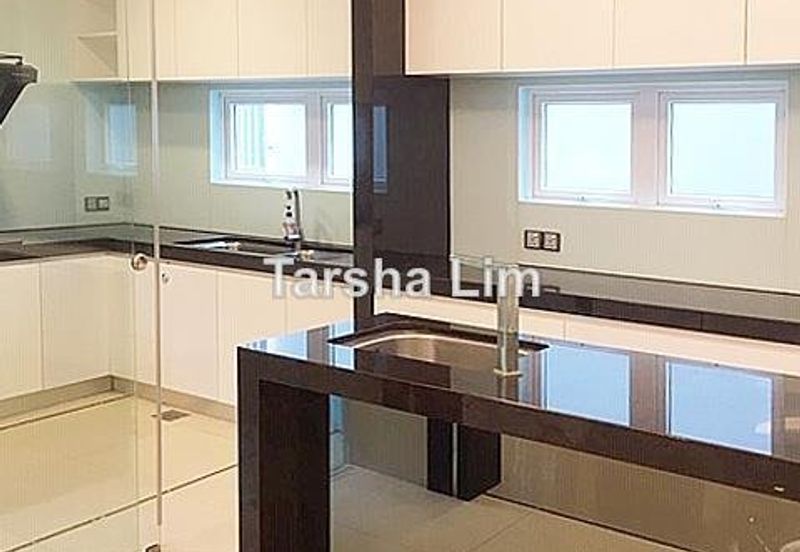 Rafflesia @ The Hill