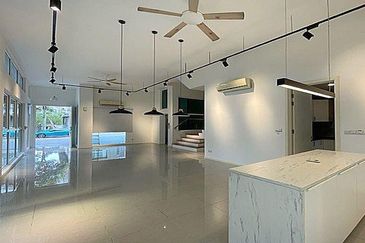 Rafflesia @ The Hill