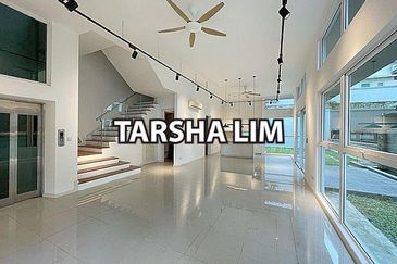 Rafflesia @ The Hill