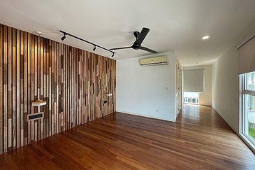 Rafflesia @ The Hill