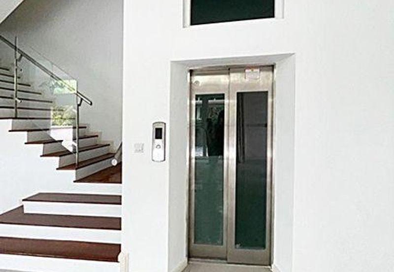 Rafflesia @ The Hill