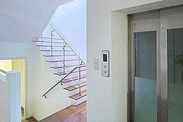 Rafflesia @ The Hill