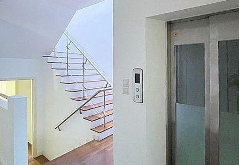 Rafflesia @ The Hill