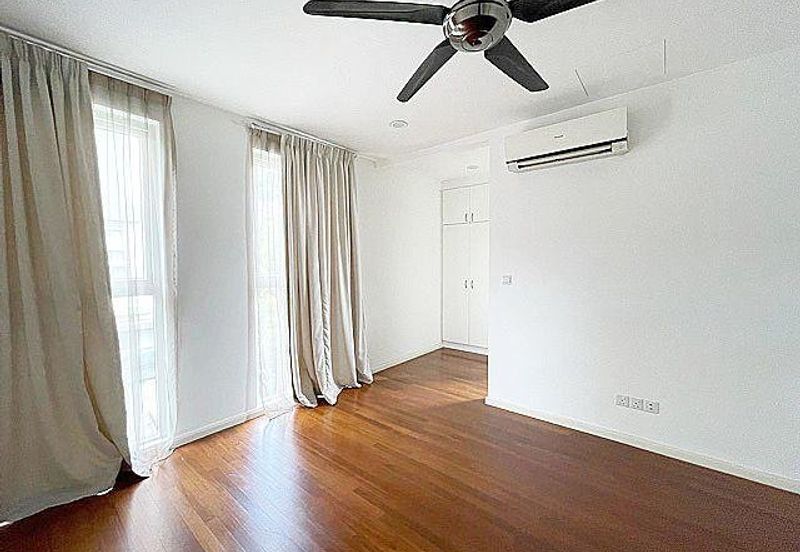 Rafflesia @ The Hill