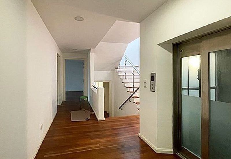 Rafflesia @ The Hill