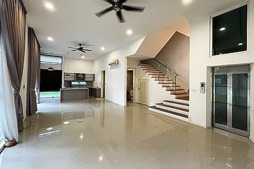 Rafflesia @ The Hill