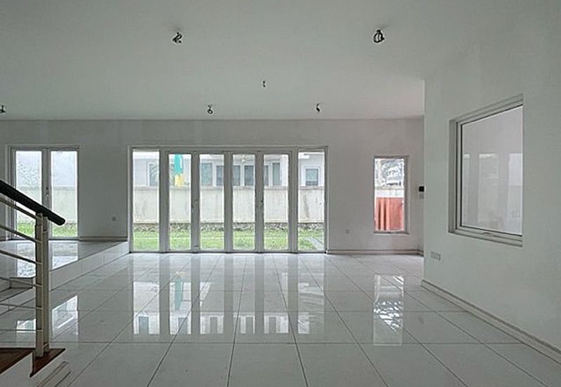 Rafflesia @ The Hill