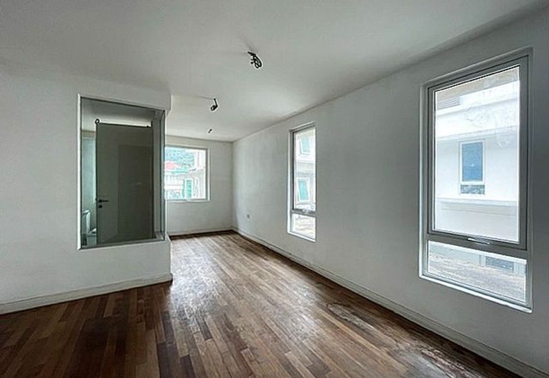 Rafflesia @ The Hill