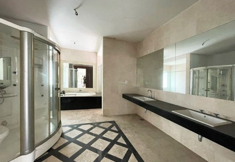 Rafflesia @ The Hill