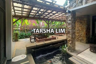 Lovely tropical garden with koi pond bungalow home with 24 hours gated guarded security system