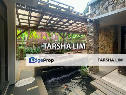 Lovely tropical garden with koi pond bungalow home with 24 hours gated guarded security system, Selangor, Mutiara Damansara