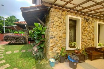 Lovely tropical garden with koi pond bungalow home with 24 hours gated guarded security system